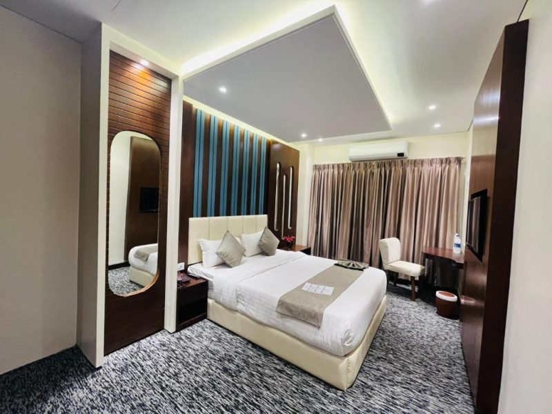 Two-Bedroom Suite – RHS