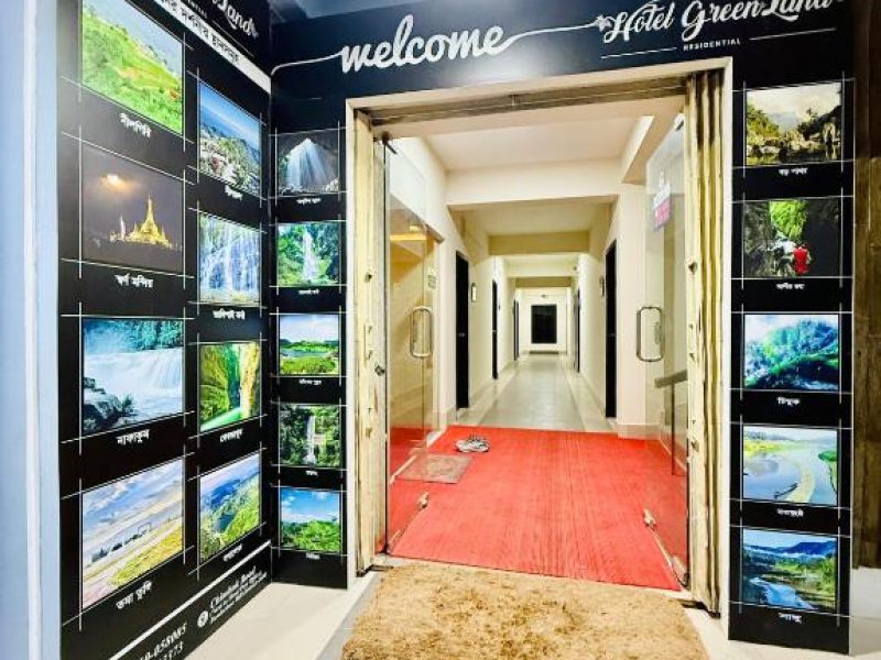Deluxe Quadruple Room – HGL