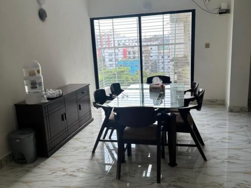 Four-Bedroom Apartment with Balcony – AT