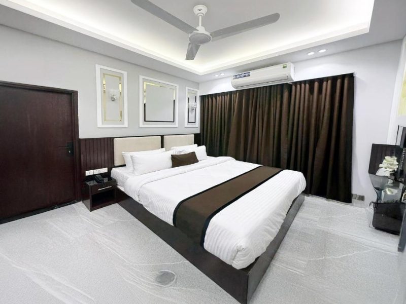 Deluxe Double Room – HTG