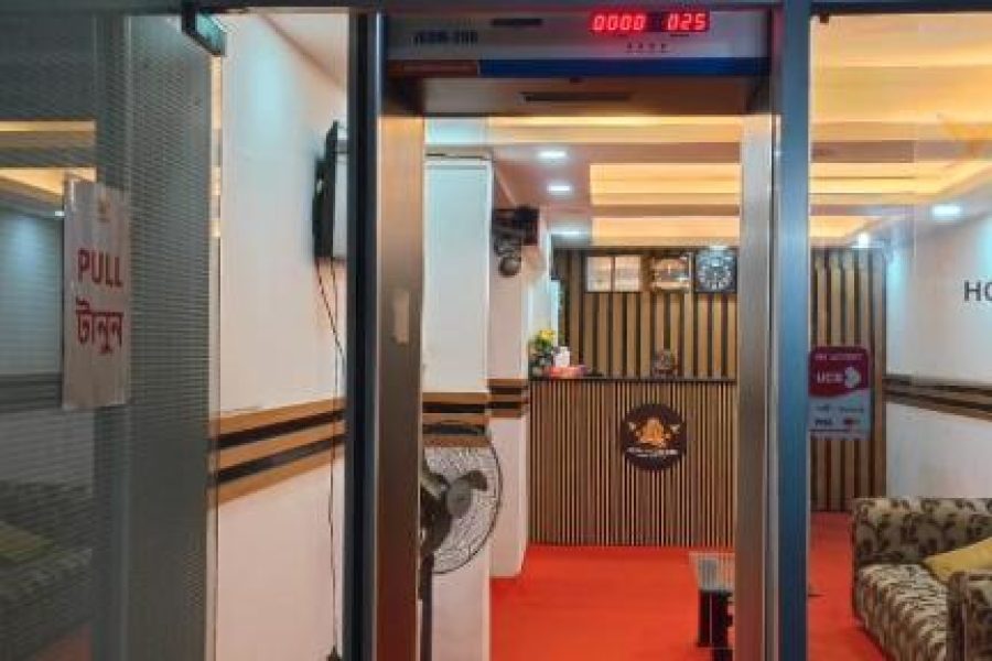 Hotel Golden Bird