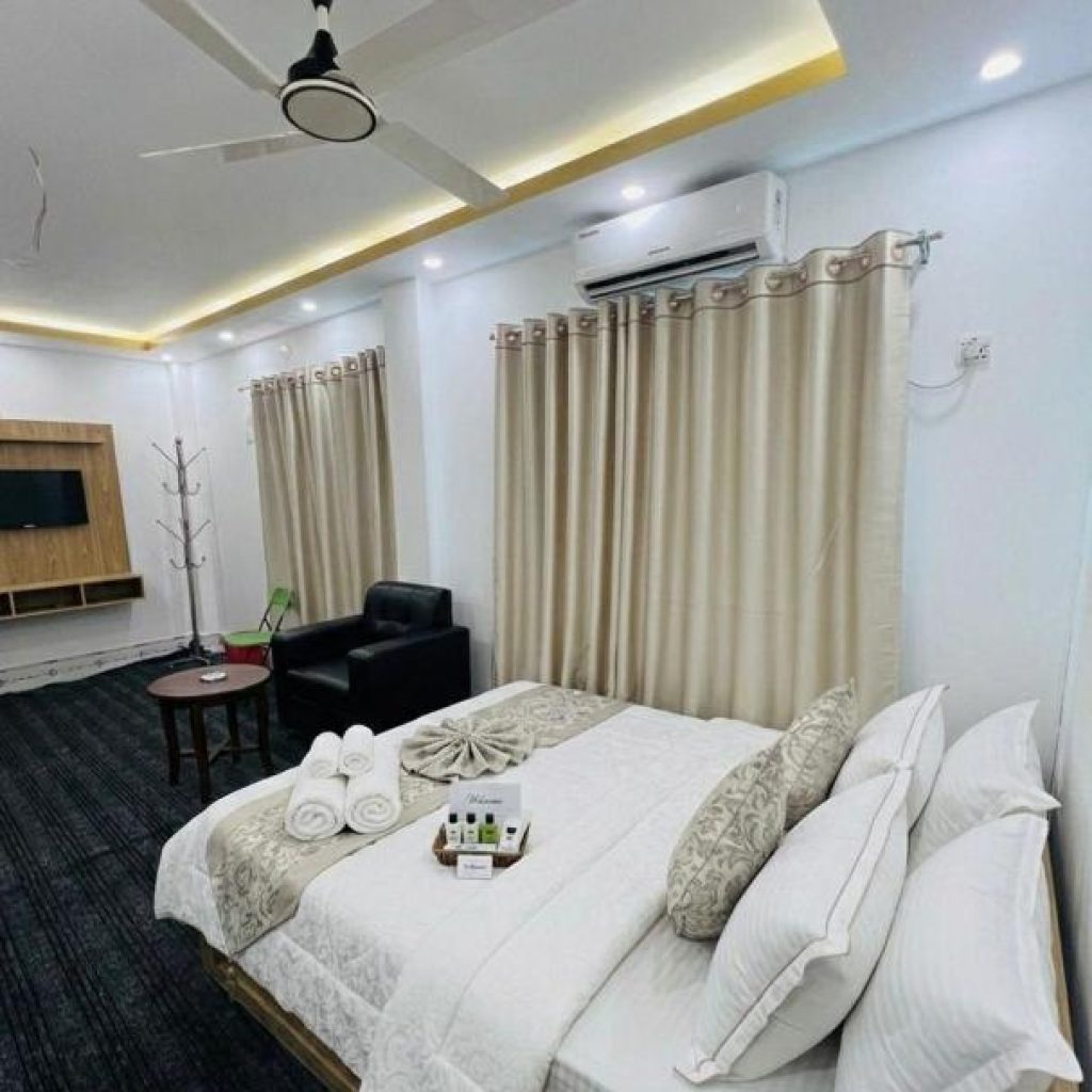 WhiteHouse GoStay