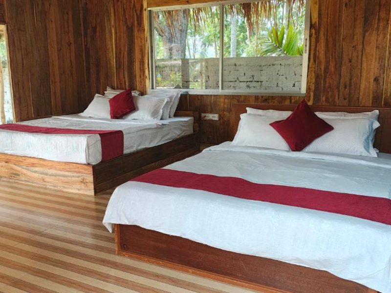Deluxe Double Room with Balcony – SER