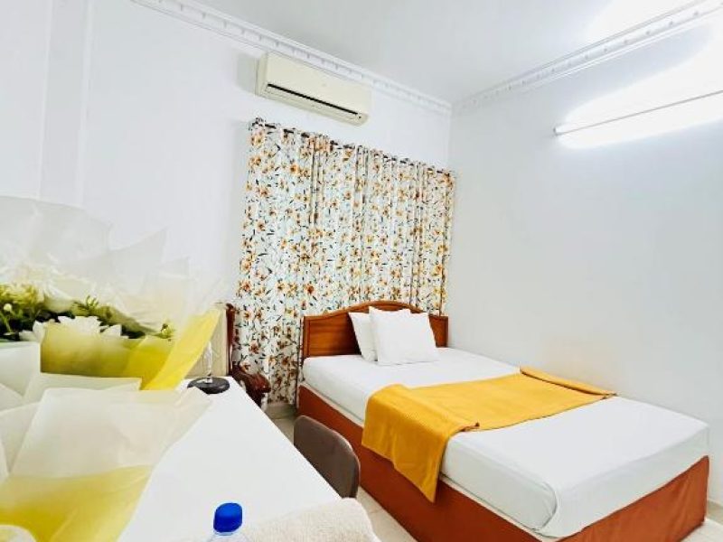 Deluxe Queen Room – MEGH