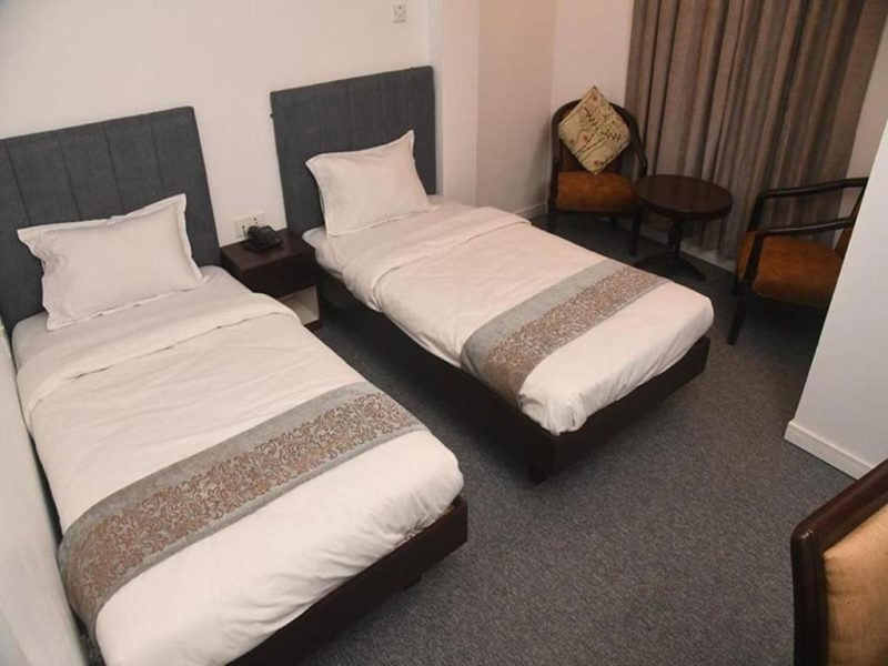 Deluxe Twin Room – AAHS