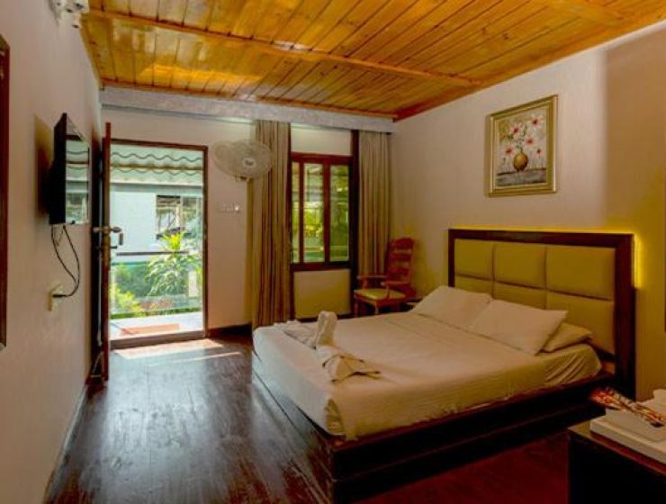Sampan Cafe and Resort