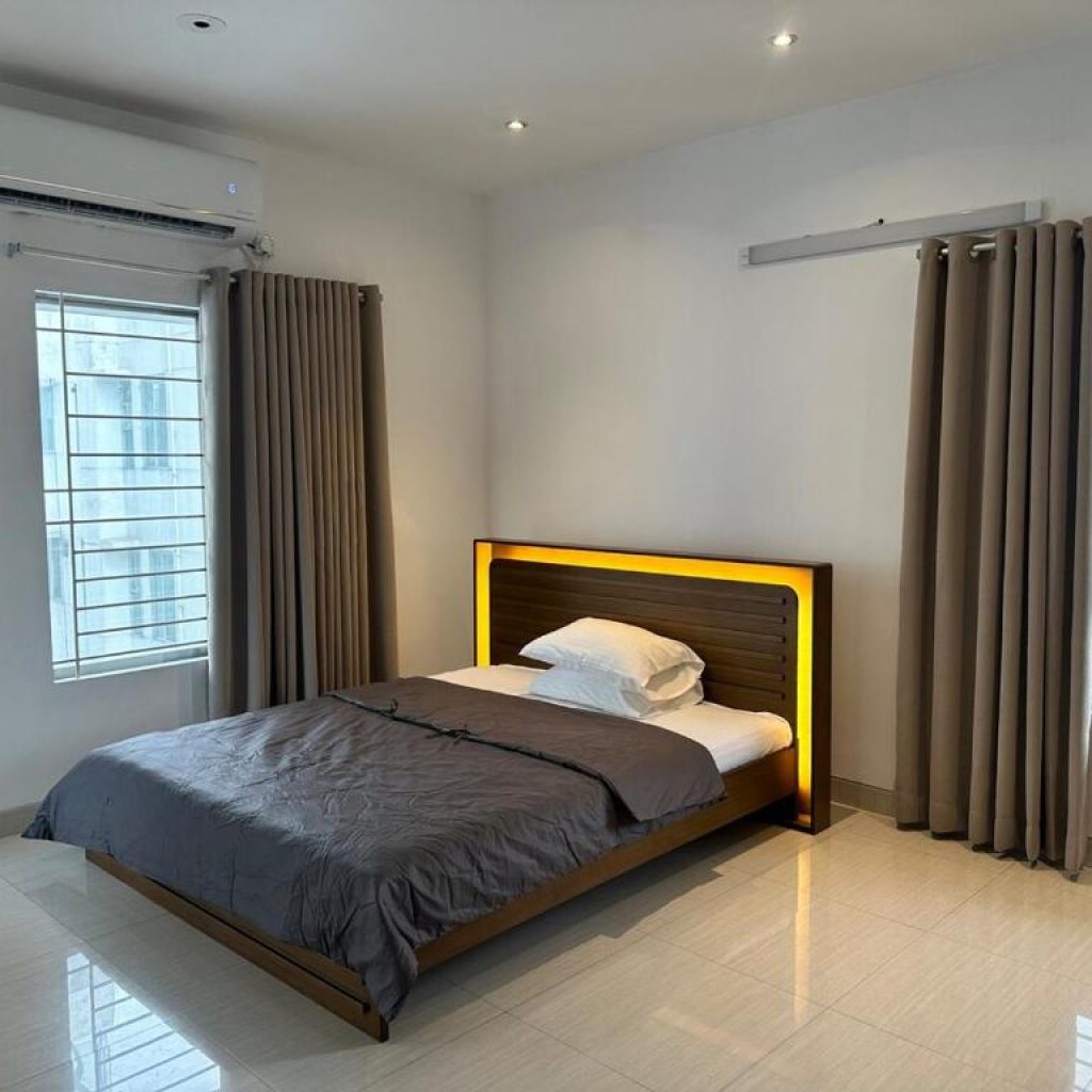 3 bed room furnished apartment in Bashundhara
